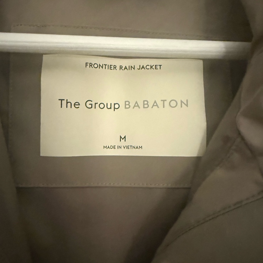 Aritzia Raincoat - Picture 3 of 5